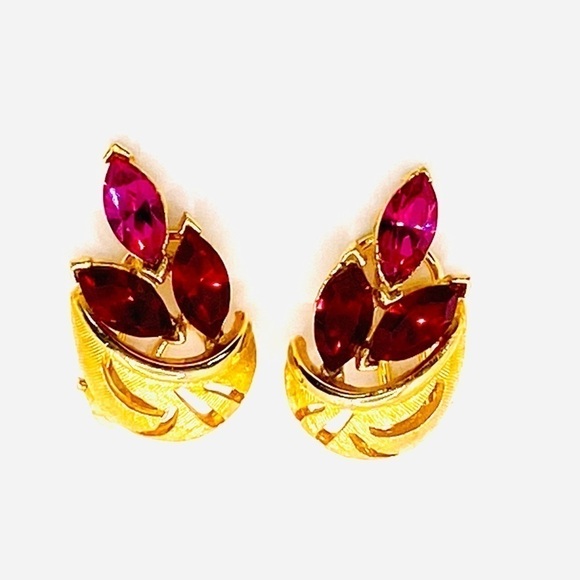 Clip Ons Earrings Gold Tone Pink Crystals - Picture 1 of 15